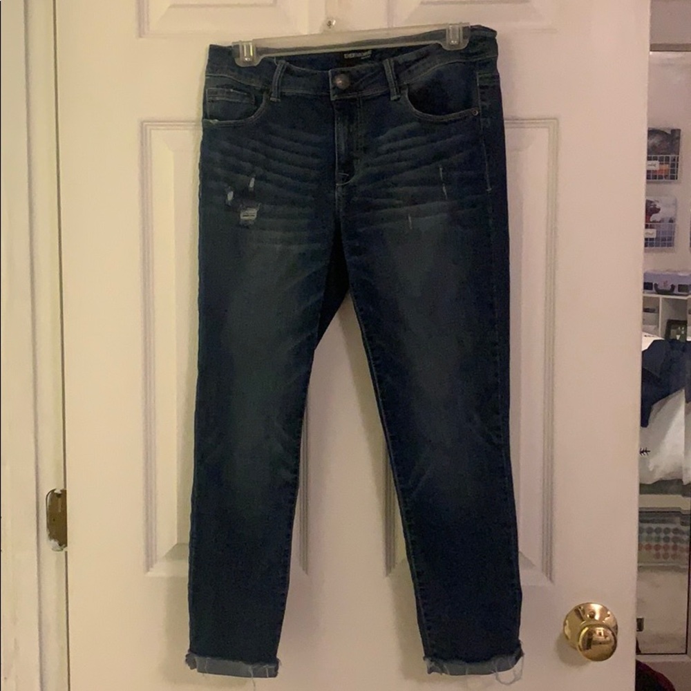 ♡ SOLD ♡ evermore lightly ripped jeans